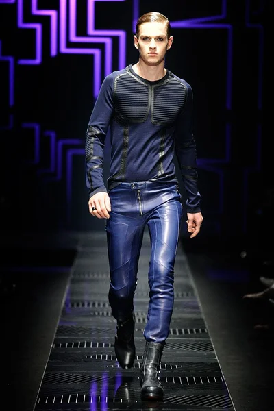 Look 30
